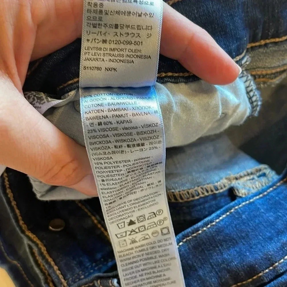 Levi’s women’s mid length Shorts‎ jean shorts size 32 excellent used condition - Picture 4 of 5